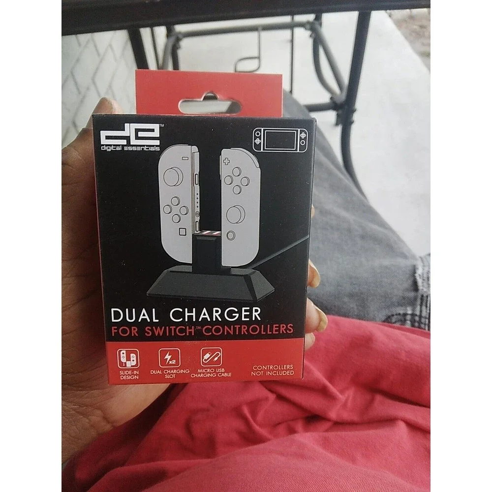Dual Charger For Nintendo Switch Controllers- New